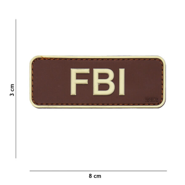 444130 5057 99 01 <p>Het 3D PVC embleem met het FBI-logo in bruin (#17044) is een must-have voor elke buitenactiviteit of militaire outfit. Dit hoogwaardige embleem is vervaardigd uit duurzaam PVC en is voorzien van een handige klittenbandsluiting aan de achterzijde, waardoor het eenvoudig te bevestigen is op kleding of uitrusting. Voeg een professioneel en stoer accent toe aan je gear met dit unieke embleem, perfect voor zowel verzamelaars als actieve gebruikers.</p>