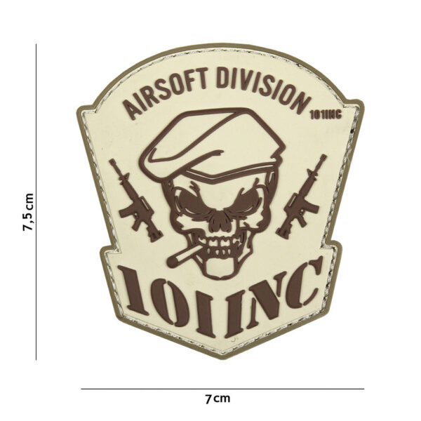 444130 5066 99 01 <p>Het 3D PVC Embleem Airsoft Division 101 INC in beige is een must-have voor elke airsoft liefhebber. Dit hoogwaardige embleem is voorzien van een klittenband aan de achterzijde, waardoor het eenvoudig te bevestigen is op kleding of uitrusting. Met zijn gedetailleerde ontwerp en robuuste materialen voegt dit embleem een unieke touch toe aan uw gear, perfect voor zowel de strijd als het verzamelen. Upgrade uw uitrusting met dit stijlvolle en functionele embleem.</p>