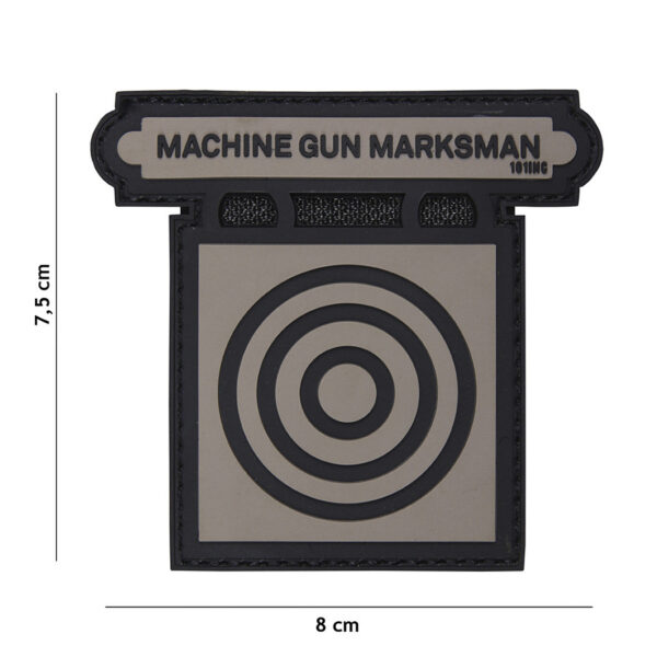 444130 5181 99 01 <p>Het 3D PVC Embleem Machine Gun Marksman in grijs (#17077) is een stoer en stijlvol accessoire voor elke outdoor- en militaire uitrusting. Dit duurzame embleem is voorzien van klittenband aan de achterzijde, waardoor het eenvoudig op verschillende kledingstukken of uitrusting kan worden bevestigd. Een perfect item voor de echte liefhebber van tactische gear, waarmee je jouw persoonlijke stijl kunt benadrukken.</p>
