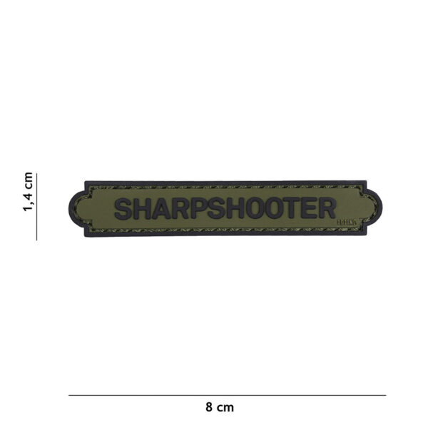 444130 5225 99 01 <p>Het 3D PVC embleem Sharpshooter tab in groen is een veelzijdige toevoeging aan uw militaire of outdooruitrusting. Dit hoogwaardige embleem is voorzien van klittenband aan de achterzijde, waardoor het eenvoudig te bevestigen is op verschillende stoffen en uitrustingen. Met zijn opvallende ontwerp is dit embleem niet alleen functioneel, maar ook een stijlvolle manier om uw identiteit te tonen. Perfect voor tactische kleding, rugzakken of andere uitrusting.</p>