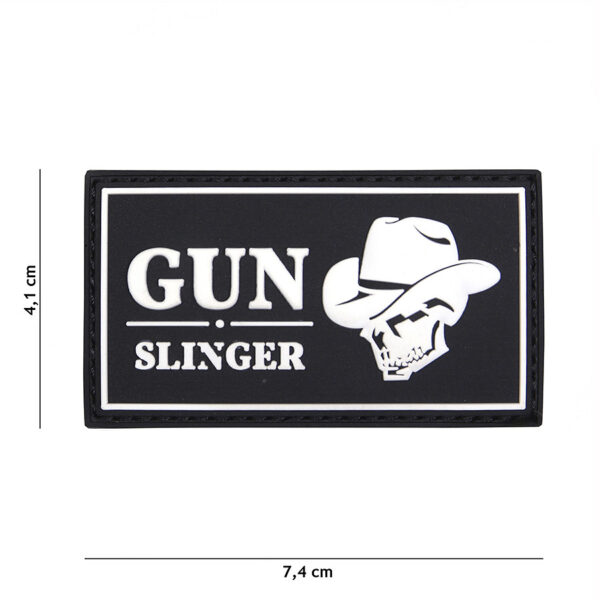 444130 5233 99 01 <p>Voeg een stoer accent toe aan je uitrusting met het 3D PVC embleem 'Gun slinger skull cowboy' in zwart (#16120). Dit hoogwaardige embleem is voorzien van een praktische klittenband achterzijde, waardoor het eenvoudig op kleding of uitrusting te bevestigen is. Perfect voor militaire en outdoor liefhebbers die hun stijl willen personaliseren. Dit embleem is een must-have voor elke echte avonturier.</p>