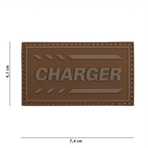 444130 5250 99 01 <p>Het Embleem 3D PVC Charger coyote #19039 is een robuust en stijlvol embleem met een praktische klittenband achterzijde, perfect voor het personaliseren van je militaire of outdoor uitrusting. Dit embleem voegt niet alleen een unieke uitstraling toe, maar biedt ook een functionele toevoeging voor het bevestigen aan kleding, tassen of andere uitrusting. Met zijn duurzame PVC-constructie is het embleem bestand tegen de elementen, waardoor het een ideale keuze is voor de avontuurlijke buitenmens.</p>
