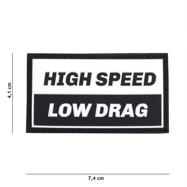 444130 5251 99 01 <p>Til je outfit naar een hoger niveau met het 3D PVC Embleem High Speed in zwart (#17033). Dit hoogwaardige embleem is vervaardigd van duurzaam PVC en voorzien van klittenband aan de achterzijde, waardoor het eenvoudig op diverse stoffen kan worden bevestigd. Perfect voor militaire en outdoor toepassingen, voegt dit embleem niet alleen een stoere uitstraling toe, maar ook een persoonlijk tintje aan je gear. Een must-have accessoire voor elke avontuurlijke geest!</p>