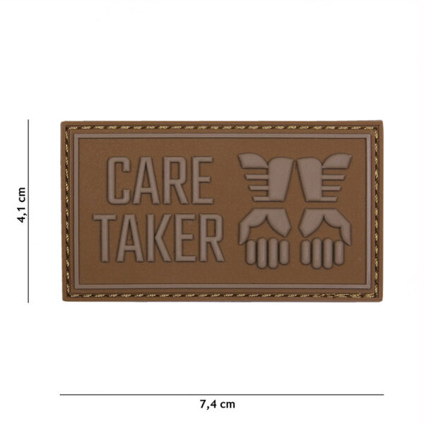 444130 5263 99 01 <p>Het Embleem 3D PVC Care taker coyote #16004 is een hoogwaardige en duurzame badge die perfect is voor het personaliseren van uw gear. Dit embleem is vervaardigd van stevig PVC en is voorzien van klittenband aan de achterzijde, waardoor het eenvoudig op verschillende oppervlakken te bevestigen is. Met zijn unieke design in coyote-kleur voegt het een professionele uitstraling toe aan uw militaire of outdoor uitrusting. Ideaal voor zowel gebruik in het veld als voor dagelijkse casual outfits.</p>