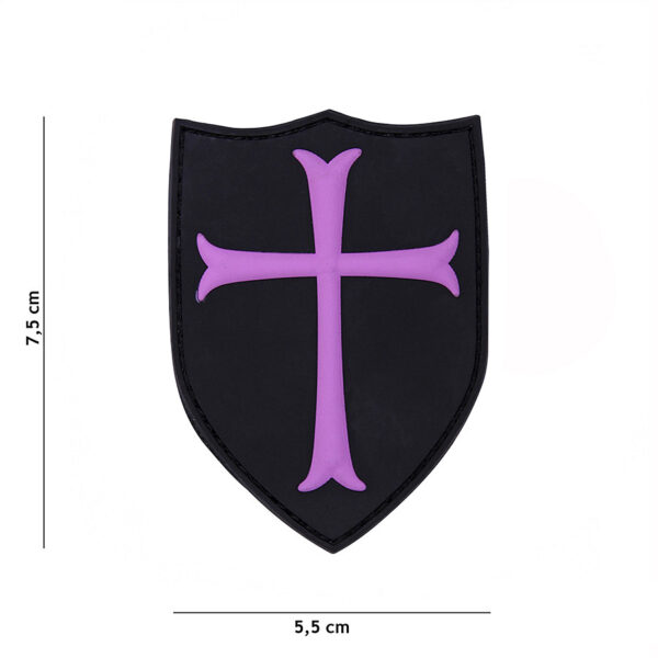 444130 5281 99 01 <p>Voeg een unieke touch toe aan je uitrusting met het 3D PVC Crusader embleem in roze. Dit hoogwaardige embleem is voorzien van klittenband aan de achterzijde, waardoor je het eenvoudig kunt bevestigen aan jassen, tassen of andere gear. Perfect voor zowel militaire als outdoor liefhebbers die houden van een persoonlijke uitstraling. Dit embleem is een must-have voor iedereen die zijn stijl wil laten zien.</p>