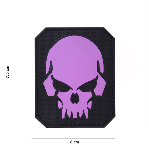 444130 5282 99 01 <p>Voeg een stukje flair toe aan je outfit met het 3D PVC Embleem Pirate Skull in het opvallende roze. Dit hoogwaardige embleem is vervaardigd uit duurzaam PVC en is eenvoudig te bevestigen dankzij het klittenband aan de achterzijde. Perfect voor het personaliseren van jassen, rugzakken of andere uitrusting, dit embleem is een must-have voor elke avontuurlijke geest die houdt van een unieke stijl.</p>