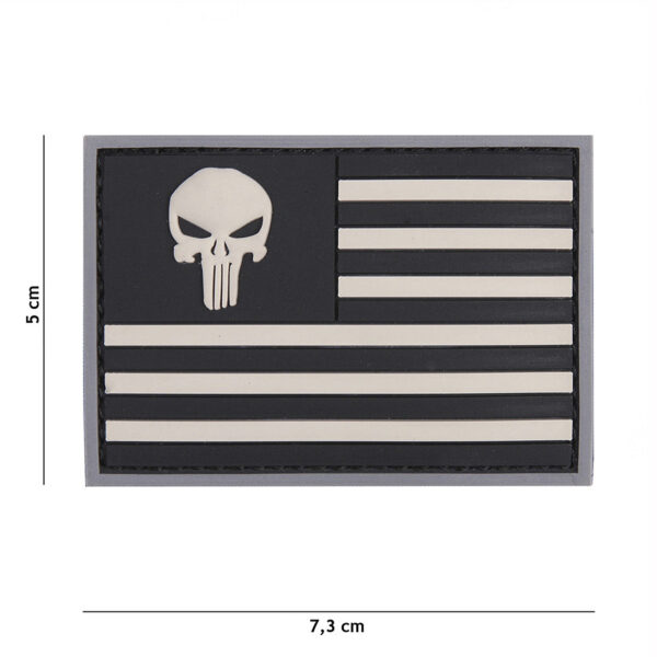 444130 5339 99 01 <p>Het 3D PVC Embleem Punisher met de USA vlag in grijs en zwart is een stijlvolle toevoeging voor elke militaire of outdoor uitrusting. Dit hoogwaardige embleem is voorzien van klittenband aan de achterzijde, waardoor het eenvoudig kan worden bevestigd op verschillende materialen zoals jassen, rugzakken of petten. Het unieke ontwerp en de duurzame materialen maken dit embleem niet alleen functioneel, maar ook een echte blikvanger voor elke liefhebber van tactische gear.</p>