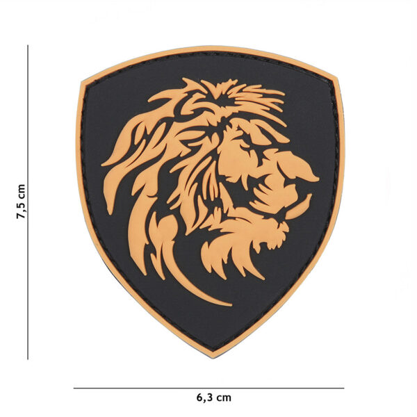 444130 5350 99 01 <p>Dit hoogwaardige 3D PVC embleem van de Nederlandse leeuw (#20028) is de perfecte aanvulling voor je militaire of outdoor uitrusting. Het embleem is voorzien van klittenband aan de achterzijde, waardoor het eenvoudig te bevestigen en verwijderen is van kleding of uitrusting. Met zijn opvallende ontwerp en duurzame materialen is dit embleem niet alleen stijlvol, maar ook functioneel. Laat je trots op Nederland zien met dit unieke embleem!</p>