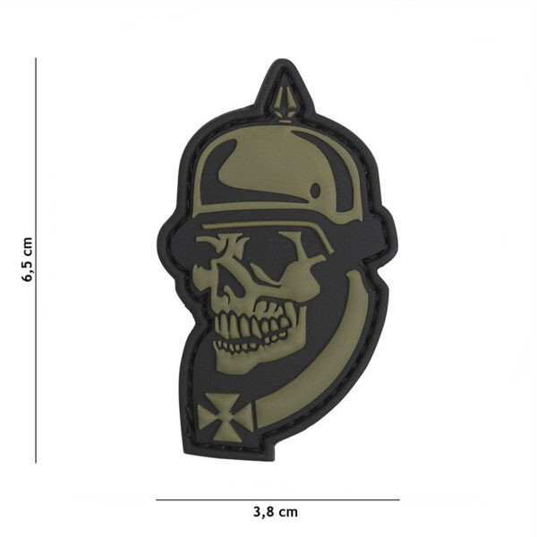 444130 5366 99 01 <p>Het Embleem 3D PVC WW I skull in groene uitvoering is een opvallend accessoire voor elke militaire of outdoor outfit. Gemaakt van duurzaam PVC, beschikt dit embleem over een handige klittenbandsluiting aan de achterzijde, waardoor het eenvoudig te bevestigen is op verschillende stoffen. Perfect voor het personaliseren van uw gear of als verzamelobject voor liefhebbers van militaire memorabilia.</p>