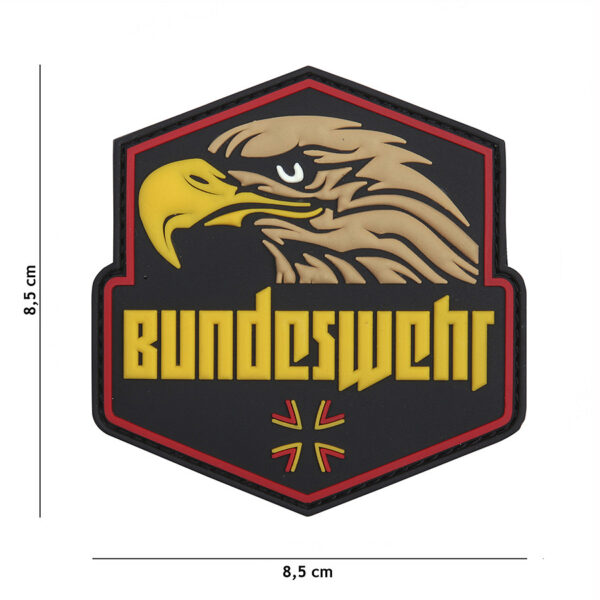 444130 5371 99 01 <p>Het Embleem 3D PVC Bundeswehr in de opvallende gele kleur #20076 is een must-have voor elke militaire of outdoor liefhebber. Dit hoogwaardige embleem is vervaardigd uit duurzaam PVC en voorzien van klittenband aan de achterzijde, waardoor het eenvoudig op kleding of uitrusting kan worden bevestigd. Voeg een authentiek detail toe aan je outfit en toon je verbondenheid met de Bundeswehr met dit stijlvolle en functionele embleem.</p>