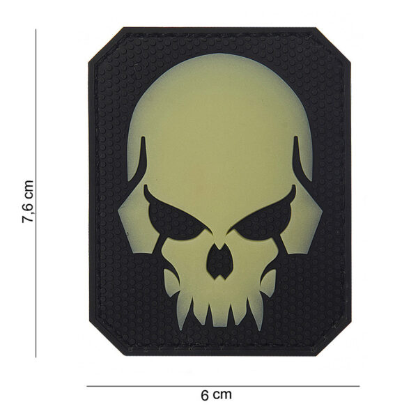444150 3729 99 01 <p>Geef je uitrusting een stoere uitstraling met het Embleem 3D PVC Pirate Skull #13017. Dit hoogwaardige PVC-embleem is voorzien van klittenband aan de achterzijde, waardoor het eenvoudig op je kleding of uitrusting kan worden bevestigd. Perfect voor zowel militaire als outdoor activiteiten, voegt dit embleem een unieke touch toe aan je look. Met zijn gedetailleerde ontwerp en duurzame materialen is dit embleem een must-have voor elke avontuurlijke geest.</p>