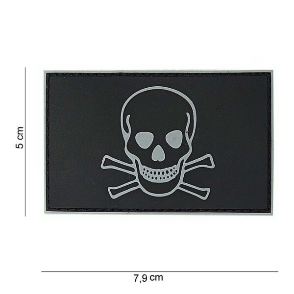 444180 3741 99 01 <p>Dit stijlvolle 3D PVC embleem met het iconische Skull and Bones ontwerp voegt een unieke touch toe aan jouw uitrusting. Met klittenband aan de achterzijde is het eenvoudig te bevestigen op jassen, rugtassen of andere gear. Perfect voor militaire en outdoor liefhebbers die hun persoonlijkheid willen uitdrukken. Dit embleem is een must-have accessoire voor elke avonturier.</p>
