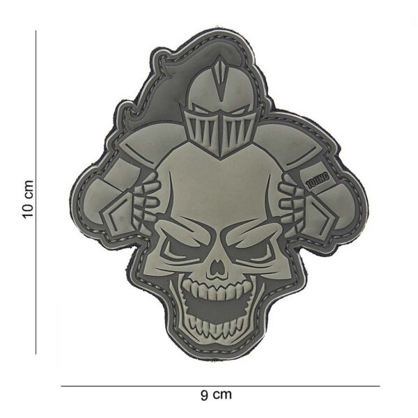 444180 3835 99 01 <p>Ontdek het 3D PVC Embleem Knight in grijze uitvoering, perfect voor het personaliseren van jouw militaire en outdoor uitrusting. Dit embleem is voorzien van een stevige klittenband aan de achterzijde, waardoor het eenvoudig te bevestigen is op jackets, tassen of andere accessoires. Met zijn robuuste ontwerp en gedetailleerde afwerking is dit embleem niet alleen functioneel, maar ook een stijlvolle toevoeging aan jouw collectie.</p>