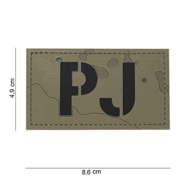 444180 4072 99 01 <p>Het Embleem 3D PVC PJ gevlekt #16106 is een stijlvol en stevig embleem, vervaardigd uit hoogwaardig PVC. Dit embleem beschikt over een handige klittenband aan de achterzijde, waardoor het eenvoudig te bevestigen is op verschillende materialen. Perfect voor het personaliseren van je militaire of outdoor uitrusting, voegt dit embleem een unieke touch toe aan je gear. Met zijn opvallende design is dit embleem niet alleen functioneel, maar ook een echte eyecatcher.</p>