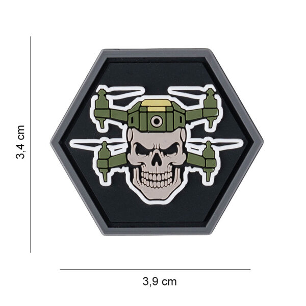 444190 7652 99 01 <p>Ontdek het unieke Embleem 3D PVC Hexagon Double Drone Skull #8021, ontworpen voor de echte outdoor- en militaire liefhebber. Dit hoogwaardige embleem is voorzien van een stevige klittenband aan de achterzijde, waardoor het eenvoudig te bevestigen is op kleding, rugzakken of uitrusting. Met zijn gedetailleerde ontwerp en opvallende uitstraling is dit embleem een perfecte aanvulling voor je verzameling of om je gear een persoonlijke touch te geven.</p>