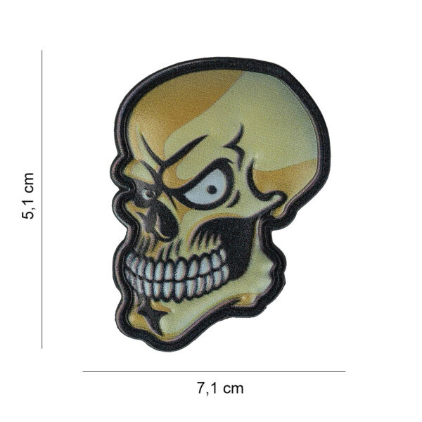 444300 16012 99 01 Het Embleem 3D UV Shit Happens Skull #9085 is een opvallend embleem met een gedetailleerd skull-design, perfect voor de echte outdoorliefhebber. Dit embleem is voorzien van een praktische klittenband aan de achterzijde, waardoor je het eenvoudig kunt bevestigen op je kleding of gear. Met zijn unieke uitstraling voegt dit embleem niet alleen karakter toe aan je uitrusting, maar is het ook duurzaam en weerbestendig. Een must-have voor iedereen die zijn persoonlijke stijl wil benadrukken.