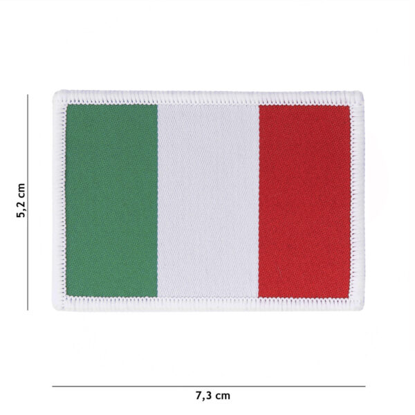446100 10006 99 01 <p>Dit hoogwaardige embleem van de Italiaanse vlag is fijn geweven van 100% stof en beschikt over een praktische klittenband achterzijde. Dankzij de gedetailleerde weving komt het ontwerp van de vlag prachtig tot zijn recht, waardoor het een perfecte aanvulling is voor op je kleding of uitrusting. Voeg een vleugje Italiaanse flair toe aan je collectie met dit stijlvolle embleem.</p>