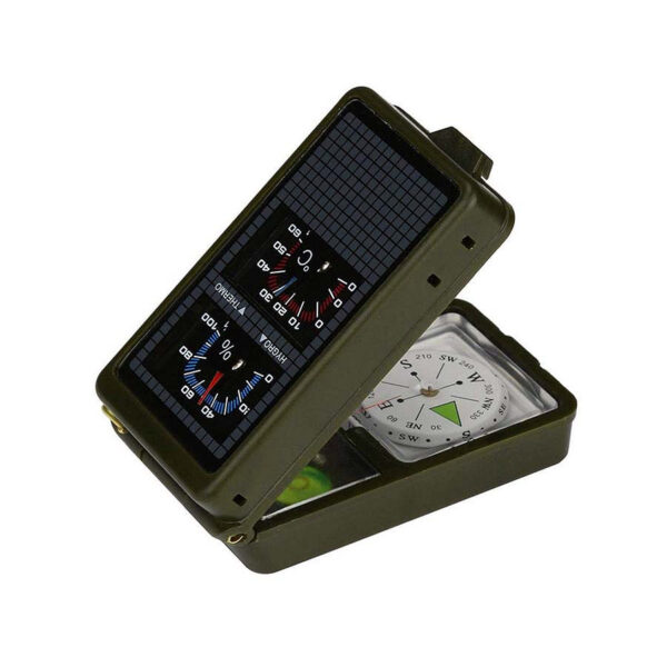 453225 11 02 Ontdek de veelzijdigheid van de Outdoor tool multi functioneel 10 in 1. Deze handige gadget is uitgerust met een thermometer, hygrometer, LED verlichting, reflector, waterpas, kompas, fluit, vuursteen, vergrootglas en een liniaal. Perfect voor avontuurlijke buitenactiviteiten, kamperen of het verkennen van de natuur. Met zijn groene kleur is deze tool niet alleen praktisch, maar ook stijlvol. Een onmisbare metgezel voor iedere outdoorliefhebber!