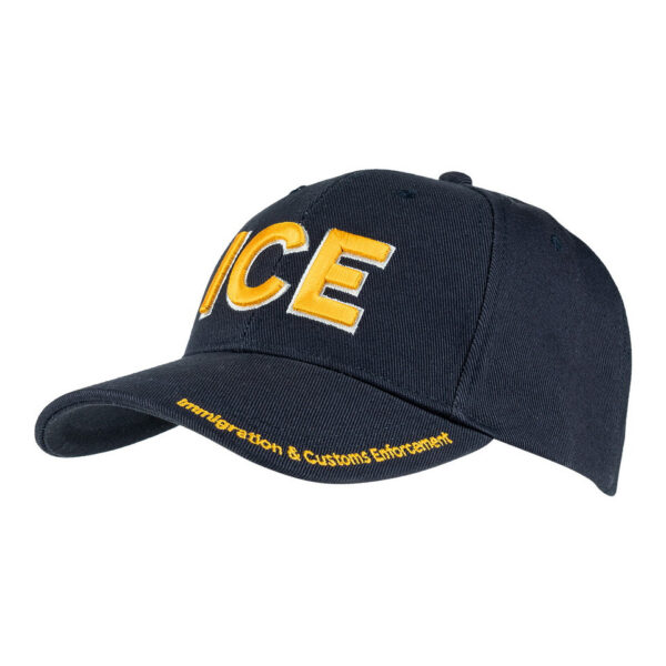 215045 12 01 De ICE Baseball Cap is een stijlvolle blauwe pet met een opvallende gele opdruk van 'ICE', wat staat voor Immigration & Customs Enforcement. Deze cap is gemaakt van 100% katoen, wat zorgt voor een comfortabele pasvorm en ideaal is voor dagelijks gebruik. Perfect voor zowel outdoor activiteiten als casual momenten. Voeg deze unieke pet toe aan je collectie en maak een statement!