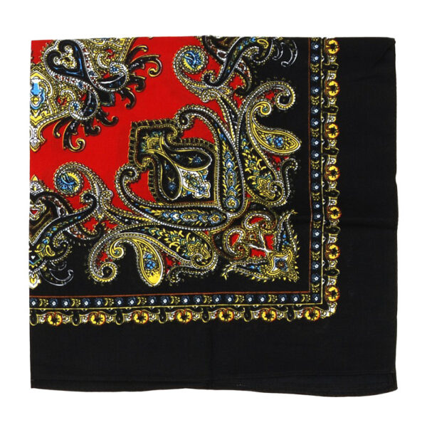 217190 363 75 217190 363 75 01 <p>De Bandana Duits #107 is vervaardigd uit 100% katoen en biedt een comfortabele en veelzijdige stijl. Deze bandana is beschikbaar in diverse kleuren, waardoor je altijd een passende optie hebt voor jouw outfit of outdoor activiteit. Ideaal voor gebruik tijdens militaire oefeningen, als modeaccessoire of voor bescherming tegen de zon. Met zijn hoogwaardige stof en praktische ontwerp is deze bandana een must-have voor iedere avonturier.</p>