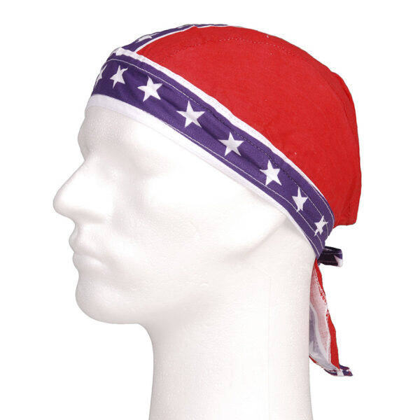 219270 318 75 01 <p>De Bandana cap blue stripe red fl #142 is vervaardigd uit 100% katoen en biedt een stijlvolle en comfortabele look voor elke buitenactiviteit. De cap is beschikbaar in diverse kleuren en combineert functionaliteit met een trendy ontwerp. Ideaal voor zowel avontuurlijke als casual gelegenheden, deze bandana cap beschermt je tegen de zon en voegt een speelse touch toe aan je outfit.</p>