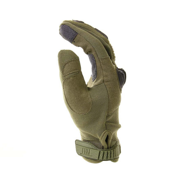 221234 11 10 1 <p>De Tactical handschoen RANGER is ontworpen voor zowel airsoft als tactisch gebruik en biedt optimale controle en flexibiliteit. Met kunststof beschermde knokkels, versterkte wijs- en middelvinger, en een gepolsterde handpalm, zijn deze handschoenen ideaal voor intensieve activiteiten. De klittenbandsluiting zorgt voor een perfecte pasvorm, terwijl de combinatie van synthetisch leder en 4-way stretch stof zorgt voor duurzaamheid en comfort. Perfect voor elke outdoor-enthousiasteling.</p>