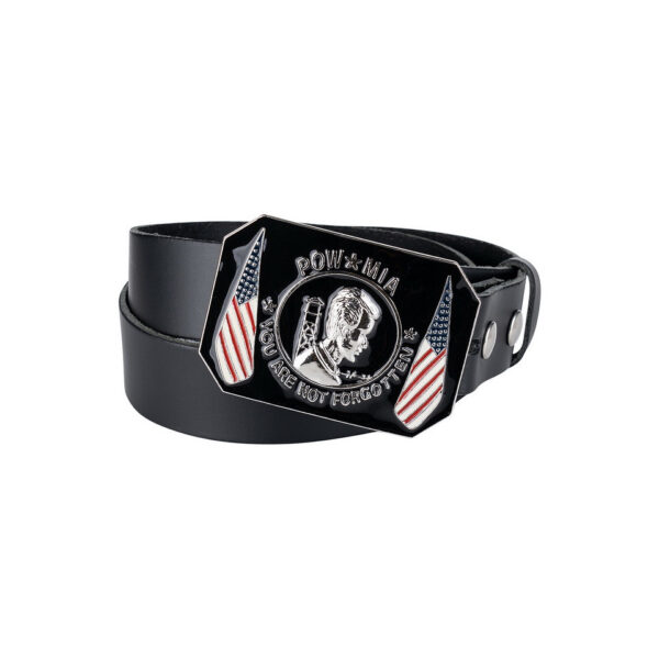 245111 1902 75 02 De Buckle Pow Mia #24 is een robuuste gesp van 100% metaal, perfect voor het bevestigen van riemen of als stijlvolle accessoire. Deze gesp is verkrijgbaar in diverse kleuren, waardoor je altijd een variant vindt die bij jouw stijl past. Met zijn duurzame kwaliteit en tijdloze design is deze gesp een must-have voor zowel outdoor-enthousiastelingen als liefhebbers van militaire uitrusting.