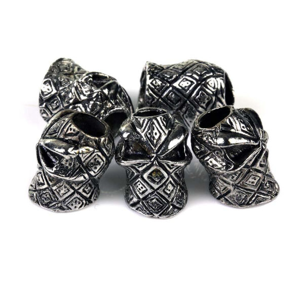 257100 16 01 Voeg een stoere uitstraling toe aan je paracord armband met de Skull set #2148-8. Deze metalen skull bedels zijn perfect voor avonturiers die hun stijl willen personaliseren en een edgy touch aan hun outdoor-uitrusting willen geven. Met een gewicht van slechts 18 gram en uitgevoerd in zilver/chrome, zijn deze bedels zowel lichtgewicht als stijlvol. Maak je armband uniek en onderscheidend met deze gedetailleerde schedels.