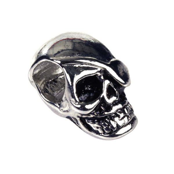257105 16 02 De Skull set #2148-3 is de perfecte aanvulling voor je paracord armband, met gedetailleerde metalen schedelbedels die een stoere en unieke uitstraling geven. Deze set weegt slechts 22 gram en is vervaardigd uit hoogwaardig metaal in een stijlvolle zilver/chrome afwerking. Ideaal voor avonturiers die hun outdoor-uitrusting willen personaliseren en een edgy touch willen toevoegen aan hun stijl.