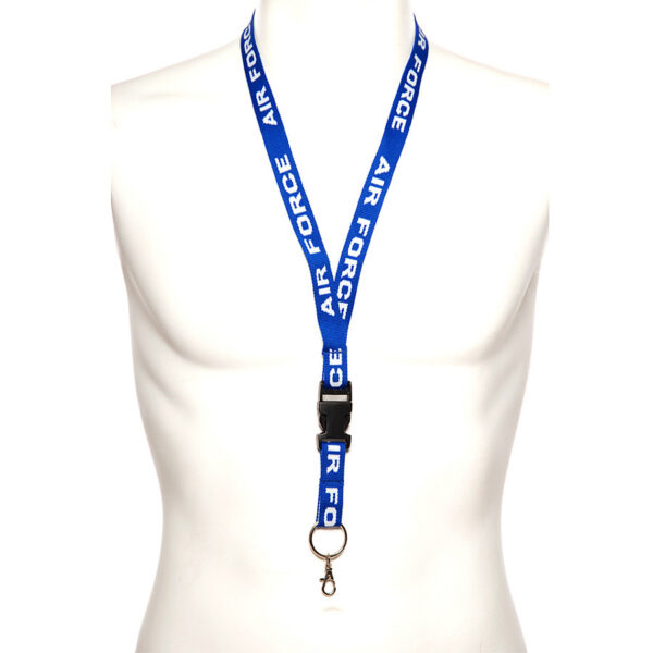 259006 018 75 01 <p>De Neck-strap US Air Force is vervaardigd uit 100% nylon en biedt een ideale combinatie van duurzaamheid en comfort. Deze veelzijdige nekband is verkrijgbaar in diverse kleuren en is perfect voor zowel militaire als outdoor activiteiten, waarbij functionaliteit en stijl hand in hand gaan. Versterk je uitrusting met deze hoogwaardige neck-strap, die niet alleen praktisch is, maar ook een stoere uitstraling heeft.</p>