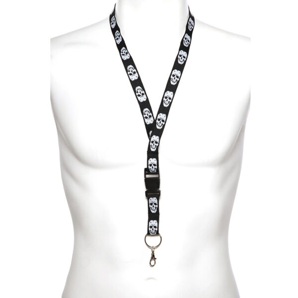 259006 020 75 01 <p>De Neck-strap doodskop is vervaardigd van 100% nylon en biedt een stevige en duurzame oplossing voor het dragen van je uitrusting. Deze stijlvolle nekriem is beschikbaar in diverse kleuren, waardoor je altijd een optie vindt die bij jouw stijl past. Ideaal voor zowel militaire doeleinden als outdoor avonturen, combineert deze neck-strap functionaliteit met een uniek design.</p>