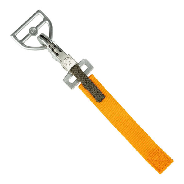 259195 99 02 <p>De stevige oranje parachute sluiting is de ideale oplossing voor het veilig en eenvoudig bevestigen van (parachute)rugzakken en andere outdooruitrusting. Deze sluiting is perfect voor intensief gebruik, waardoor je snel banden en riemen kunt openen of sluiten. Met zijn opvallende kleur en veelzijdigheid is deze sluiting een must-have accessoire voor iedere outdoor liefhebber.</p>