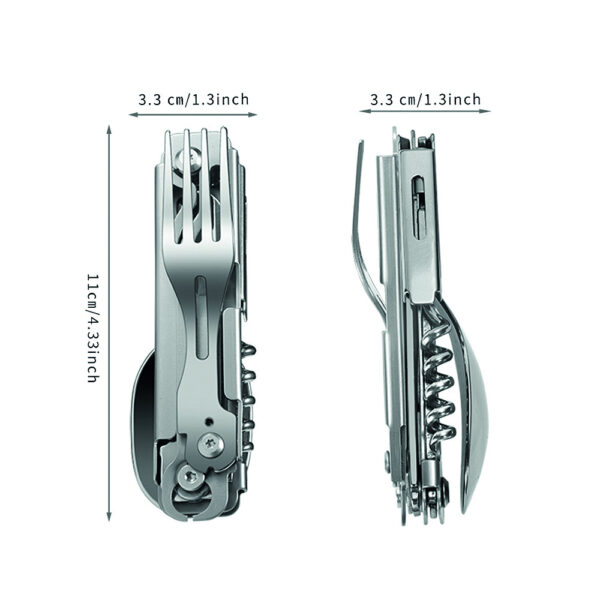 311002 16 311002 99 01 De Camping Tool 6-in-1 is de ideale metgezel voor elke outdoorliefhebber. Met zes essentiële functies in één compact ontwerp, waaronder een mes, lepel, vork, flesopener, blikopener en kurkentrekker, heb je altijd het juiste gereedschap bij de hand. Gemaakt van duurzaam 420 roestvrij staal en met een ingeklapte lengte van slechts 11 cm, is deze tool perfect voor op reis, kamperen of een dagje uit in de natuur.