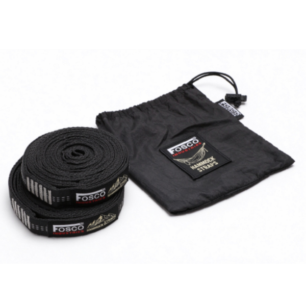 313261 99 313261 99 03 Met de Fosco Heavy Duty hangmatstraps set van 2 bevestig je eenvoudig en snel je hangmat tijdens het kamperen, wandelen of reizen. Deze stevige polyester banden zijn verstelbaar in hoogte en spanning, en kunnen een maximale belasting van 225 kg dragen. De set wordt geleverd met twee stalen karabiners en een handig opbergzakje, waardoor ze compact en gemakkelijk mee te nemen zijn. Ideaal voor outdoorliefhebbers die comfort en gebruiksgemak waarderen.