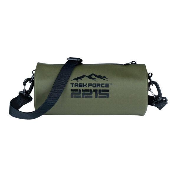 359572 11 02 De TF-2215 Cilinder Handtas is een ideale metgezel voor dagelijks gebruik en outdooractiviteiten. Gemaakt van hoogwaardig 600D double TPU-materiaal, is deze tas waterafstotend en slijtvast. Met zijn compacte, cilindervormige ontwerp biedt hij verrassend veel opbergruimte. De verstelbare en afneembare schouderband maakt het mogelijk om de tas op verschillende manieren te dragen, zodat je altijd stijlvol en praktisch onderweg bent.