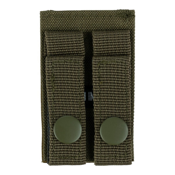 359994 11 01 1 De MOLLE patch adapter hook + loop small is een handige oplossing voor het bevestigen van patches, emblemen of pouches op MOLLE-systemen. Gemaakt van duurzaam 600D polyester, biedt dit klittenband paneel een stevige bevestiging voor al je accessoires op rugzakken of tactical vests zonder ingebouwd klittenband. Met afmetingen van 8,4 cm in lengte en 5,3 cm in breedte, is deze adapter perfect voor een veelzijdig gebruik in de buitenlucht.