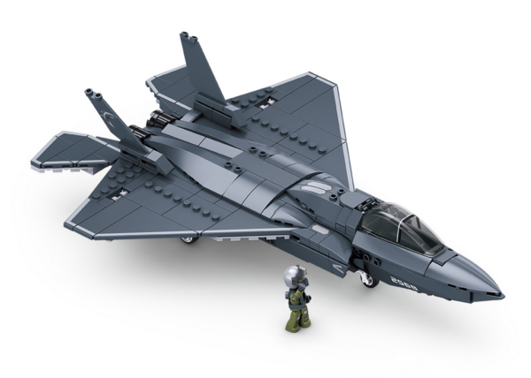 413375 99 03 <p>Bouw je eigen Sluban Army J35 Jachtvliegtuig op schaal 1:55 met de M38-B1578 bouwset. Dit model is perfect voor liefhebbers van militaire voertuigen en biedt een uitdagend bouwproject voor kinderen vanaf 8 jaar. Dankzij de compatibiliteit met andere grote bouwsteenmerken kun je deze set eenvoudig combineren met je bestaande collectie. Met afmetingen van 42,5 x 28,5 x 6,7 cm is dit jachtvliegtuig een waardevolle aanvulling op elke verzameling.</p>
