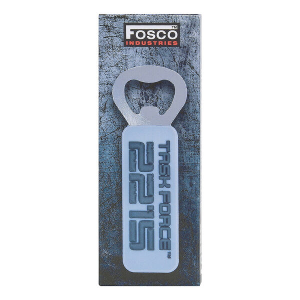 416130 99 02 Ontdek de Flesopener 3D PVC Task Force 2215, een traditionele RVS flesopener met een stijlvol ontwerp en een comfortabele PVC grip. Met een handzame afmeting van 11 cm is deze flesopener perfect voor elke gelegenheid, of je nu thuis bent of op avontuur. Een onmisbare accessoire voor de echte liefhebber van outdoor en militaire uitrusting.