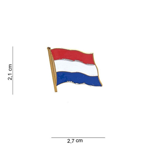 441002 1296 75 01 Voeg een vleugje trots en stijl toe aan je uitrusting met het metalen embleem van de Nederlandse vlag. Dit embleem, uitgevoerd in diverse kleuren, is perfect voor het personaliseren van jassen, rugzakken of andere uitrusting. Het robuuste ontwerp garandeert duurzaamheid, terwijl de gedetailleerde afwerking een strakke uitstraling biedt. Ideaal voor zowel militaire als outdoor liefhebbers, dit embleem is een must-have voor iedereen die zijn of haar Nederlandse identiteit wil tonen.