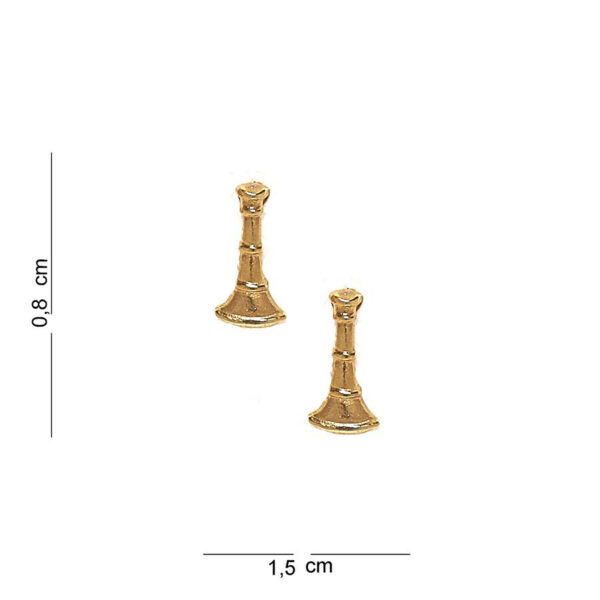 441004 1216 75 01 Ontdek het metalen embleem trumpet #6060, een perfect accessoire voor elke militaire of outdoor outfit. Dit hoogwaardige embleem is vervaardigd uit duurzaam metaal en beschikt over een opvallende tekst en afbeelding die direct de aandacht trekt. Verkrijgbaar in diverse kleuren, is dit embleem een veelzijdige toevoeging aan uw collectie. Of u het nu op een uniform of als decoratie gebruikt, dit embleem voegt een unieke touch toe aan uw stijl.