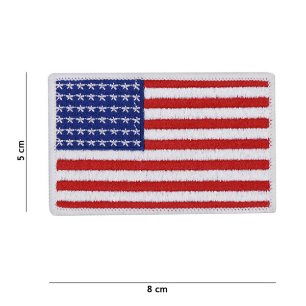 442302 8002 75 01 <p>Breng een stukje Americana in uw uitrusting met het Embleem stof vlag USA 48 sterren #2031. Dit hoogwaardige embleem is vervaardigd van duurzaam stof en toont trots de Amerikaanse vlag met 48 sterren. Perfect voor het personaliseren van militaire kleding, rugzakken of andere outdoor gear. Verkrijgbaar in diverse kleuren, voegt dit embleem een uniek en stijlvol accent toe aan uw outfit. Een must-have voor liefhebbers van de Amerikaanse cultuur en outdoor avonturen.</p>