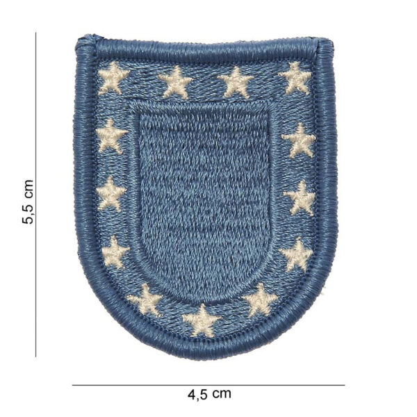 442304 640 75 01 <p>Het Embleem stof US army klein #3022 is een stijlvol en veelzijdig embleem met authentieke tekst en afbeelding, perfect voor het personaliseren van jouw militaire of outdoor uitrusting. Dit hoogwaardige stoffen embleem is beschikbaar in diverse kleuren en voegt een unieke touch toe aan jassen, tassen of andere accessoires. Met zijn compacte formaat is het ideaal voor elke gelegenheid waarin je jouw passie voor het leger wilt uitdragen.</p>