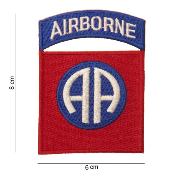 442304 679 75 01 <p>Het Embleem stof 82nd Airborne Divisie #3018 is een hoogwaardig embleem dat de trots en geschiedenis van de legendarische 82nd Airborne Divisie weerspiegelt. Dit stijlvolle embleem is vervaardigd van duurzame stof en is voorzien van een gedetailleerde afbeelding en tekst. Beschikbaar in diverse kleuren, is dit embleem perfect voor het personaliseren van kleding of uitrusting. Voeg een authentiek militair tintje toe aan je collectie met dit unieke embleem!</p>