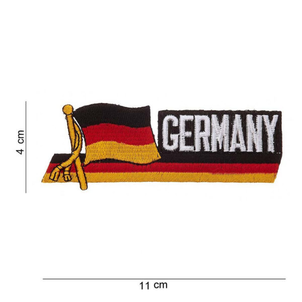 442304 916 75 01 <p>Voeg een vleugje stijl en trots toe aan uw uitrusting met het Embleem stof wapperende vlag Germany #1033. Dit hoogwaardige embleem is vervaardigd van stevig stof en toont een fraai ontwerp met de Duitse vlag, perfect voor op kleding, tassen of andere accessoires. Beschikbaar in diverse kleuren, is dit embleem een uitstekende keuze voor iedereen die zijn liefde voor Duitsland wil uitdragen. Versterk uw look met dit unieke en herkenbare embleem en onderscheid uzelf van de rest.</p>