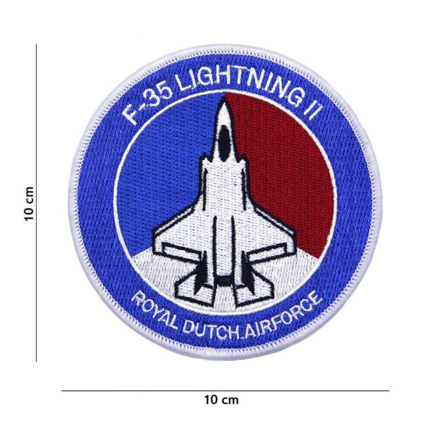 442306 3290 75 01 <p>Het Embleem stof F-35 Lightning II van de Royale Dutch Air Force is een must-have voor elke luchtvaartliefhebber en verzamelaar. Dit hoogwaardige embleem, voorzien van een gedetailleerde afbeelding en tekst, is perfect voor op kleding, tassen of als decoratie. Het is beschikbaar in diverse kleuren en biedt een unieke manier om jouw trots op de Koninklijke Luchtmacht te tonen. Voeg dit stijlvolle accessoire toe aan je collectie en ervaar de kwaliteit van dit officiële embleem.</p>