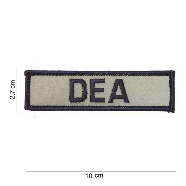 442306 656 75 01 <p>Ontdek het Embleem stof DEA #2017, een veelzijdig embleem met tekst en afbeelding dat perfect is voor het personaliseren van je militaire of outdoor uitrusting. Gemaakt van hoogwaardige stof en beschikbaar in diverse kleuren, voegt dit embleem een unieke touch toe aan je gear. Ideaal voor het tonen van je identiteit en stijl, past het naadloos bij elke outfit. Een onmisbaar accessoire voor de echte outdoor liefhebber.</p>