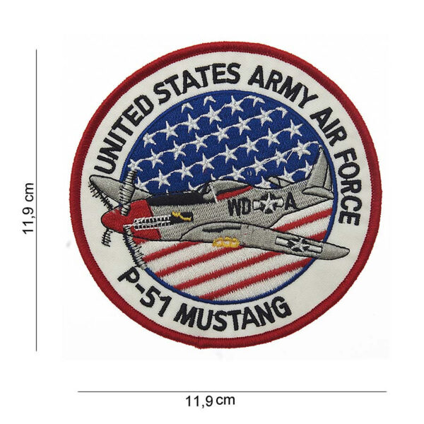 442306 752 75 01 <p>Dit hoogwaardige embleem van de United States Army Air Force met de iconische P-51 Mustang #4062 is een must-have voor elke luchtvaartliefhebber en verzamelaar. Gemaakt van duurzaam stof, is dit embleem niet alleen een stijlvolle toevoeging aan uw collectie, maar ook een eerbetoon aan de geschiedenis van de luchtvaart. Verkrijgbaar in diverse kleuren, kan het eenvoudig worden bevestigd op kleding, tassen of andere accessoires, waardoor het een veelzijdig item is voor elke gelegenheid.</p>