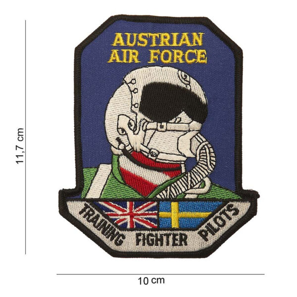 442306 795 75 01 <p>Het Embleem stof van de Oostenrijkse Luchtmacht is een uniek en authentiek accessoire voor elke militaire en outdoor liefhebber. Dit hoogwaardige embleem met gedetailleerde afbeelding en tekst is perfect voor op kleding of rugzakken en voegt een stoere uitstraling toe aan uw outfit. Verkrijgbaar in diverse kleuren, biedt dit embleem een uitstekende manier om uw passie voor de luchtvaart en militaire training te tonen. Een must-have voor verzamelaars en enthousiaste supporters van de Oostenrijkse luchtmacht.</p>