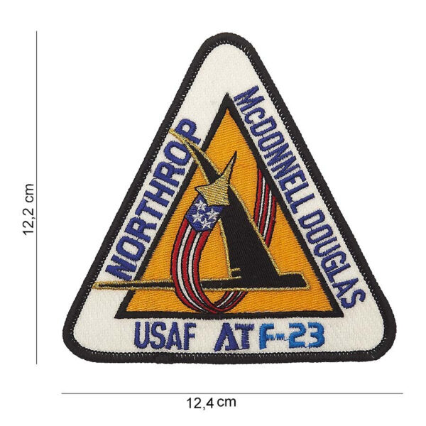 442306 811 75 01 <p>Het Embleem stof USAF TF-23 #5048 is een hoogwaardige, gedetailleerde patch met een unieke afbeelding en tekst. Dit embleem, gemaakt van duurzaam materiaal, is perfect voor het personaliseren van kleding of uitrusting. Verkrijgbaar in diverse kleuren, biedt het een stijlvolle manier om je verbondenheid met de luchtmacht te tonen. Voeg een vleugje militaire flair toe aan je outfit met dit uitstekende accessoire.</p>