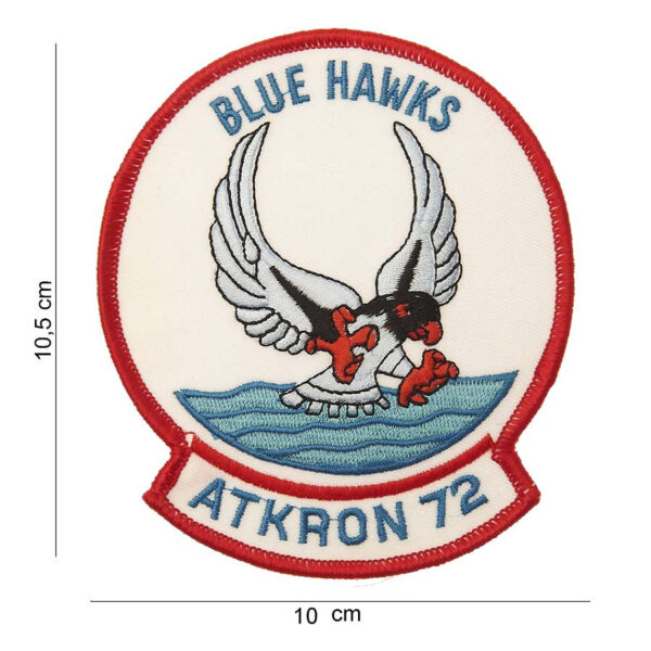 442306 860 75 01 <p>Het Embleem stof Atkron 72 #4057 is een veelzijdig en stijlvol embleem dat perfect is voor het personaliseren van je militaire of outdoor uitrusting. Gemaakt van hoogwaardig stof, biedt dit embleem een unieke combinatie van tekst en afbeelding, waardoor het een eye-catcher is. Verkrijgbaar in diverse kleuren, is het eenvoudig aan te passen aan jouw persoonlijke voorkeuren. Dit embleem is ideaal voor het toevoegen van een persoonlijk tintje aan je kleding of uitrusting.</p>